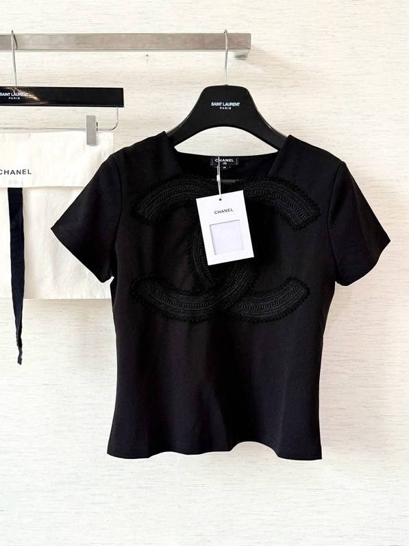 Футболка женская