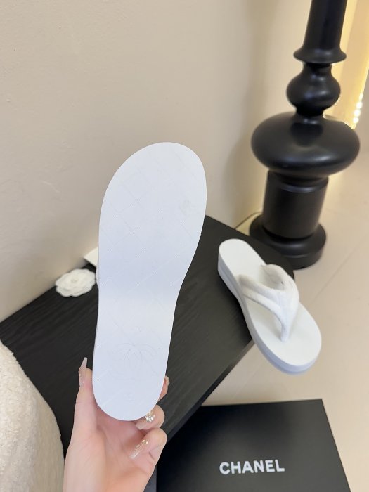 Шлепанцы фото 9