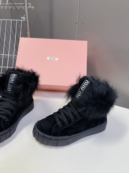 Sneakers from fur winter фото 3