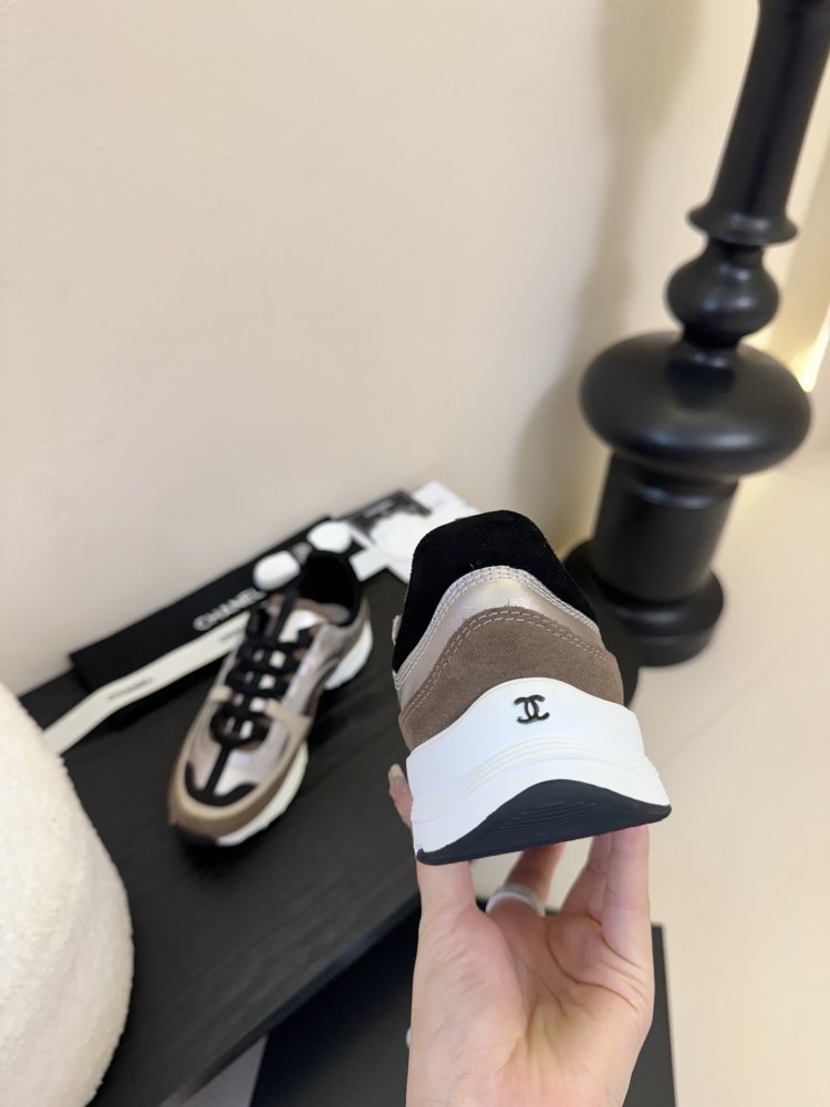 Кросівки жіночі фото 6