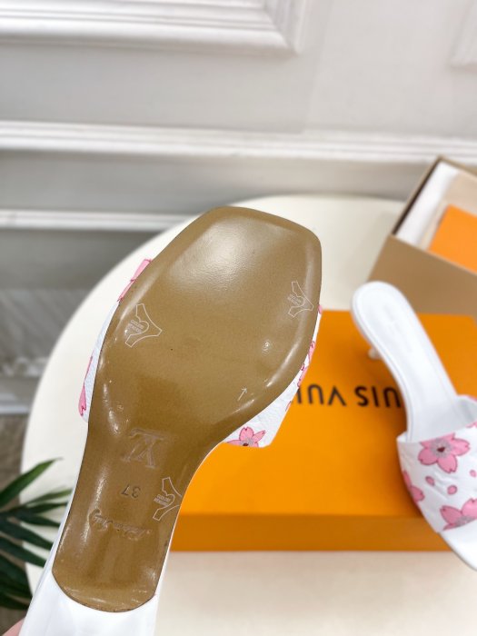 Босоножки фото 9