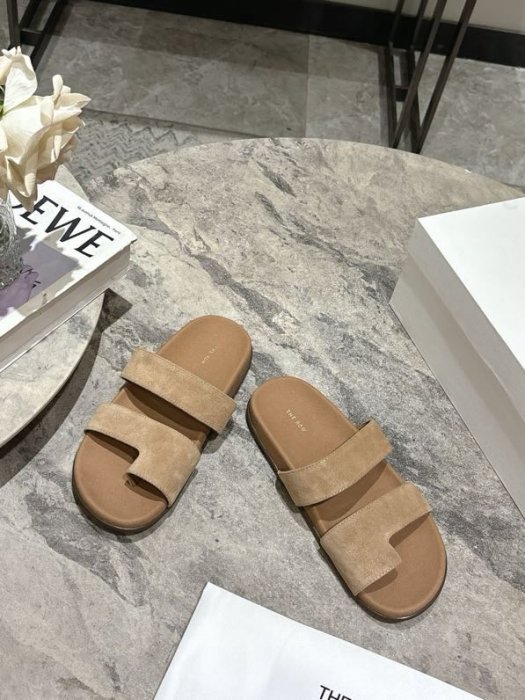 Шлепанцы женские фото 3