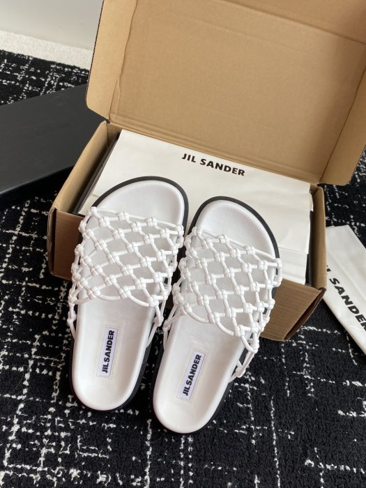 Шльопанці жіночі фото 4