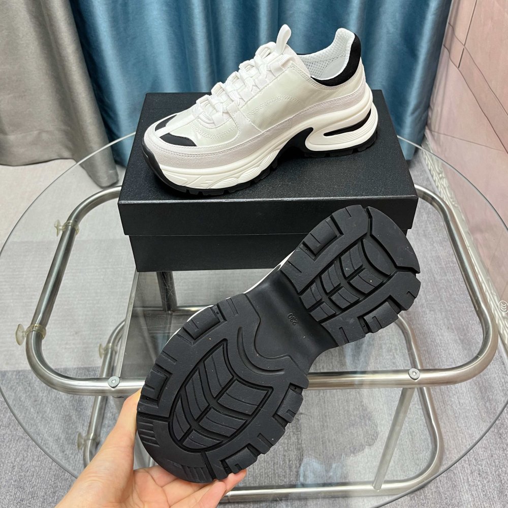 Кроссовки женские фото 6