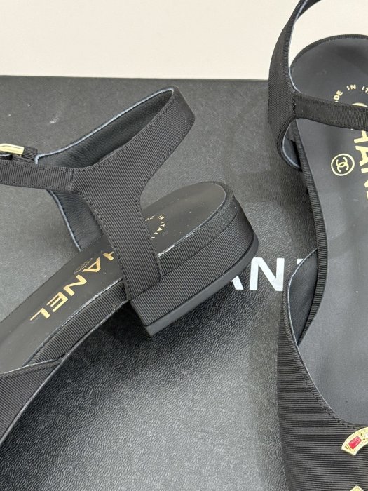 Босоножки фото 6