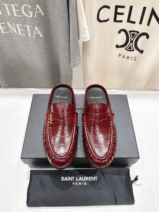 Мокасины кожаные женские