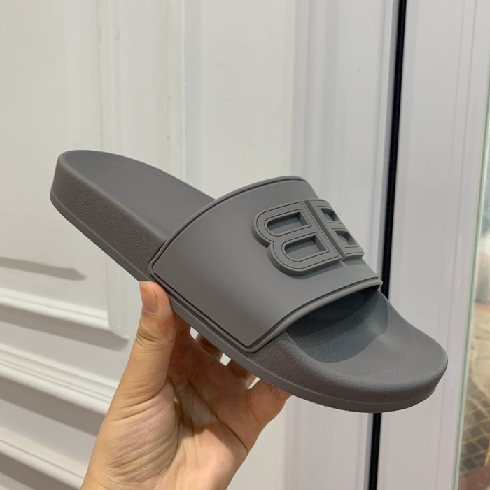 Шлепанцы фото 3