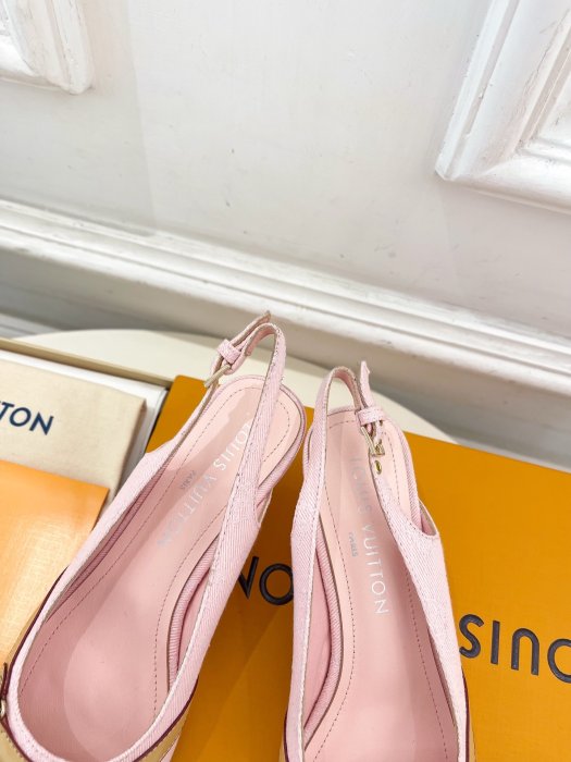 Босоножки фото 8