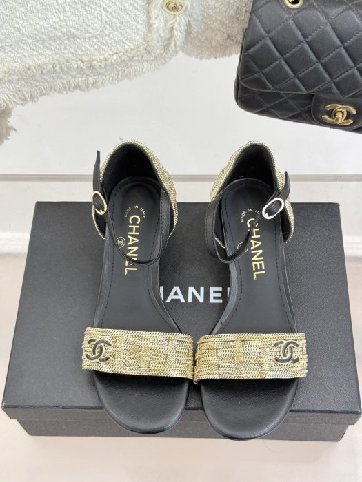 Босоножки фото 4