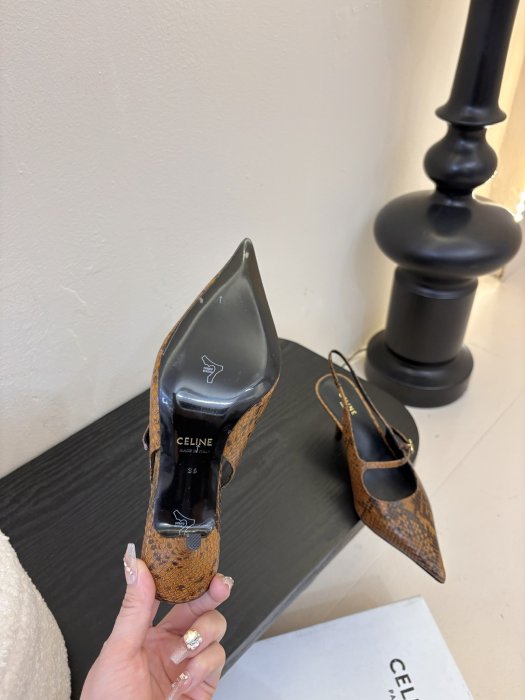 Босоножки фото 6