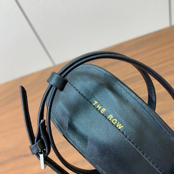 Босоножки фото 8