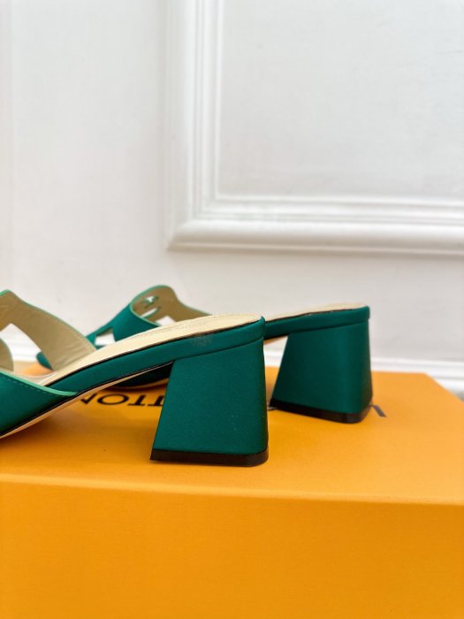 Босоножки фото 8