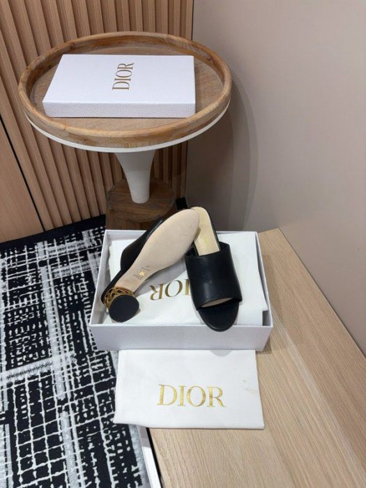 Босоножки Dior Icon на толстом фото 5