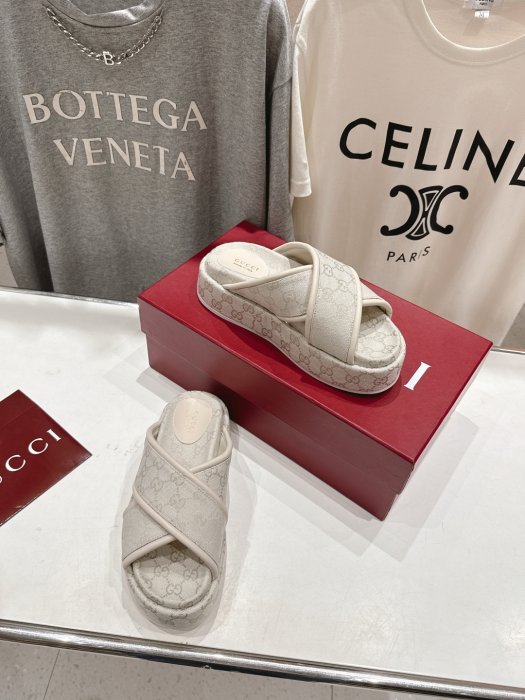 Шлепанцы фото 4