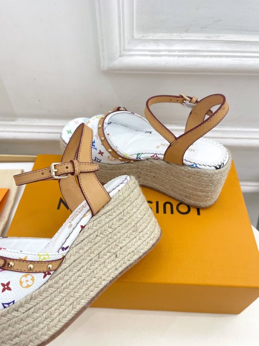 Босоножки фото 6