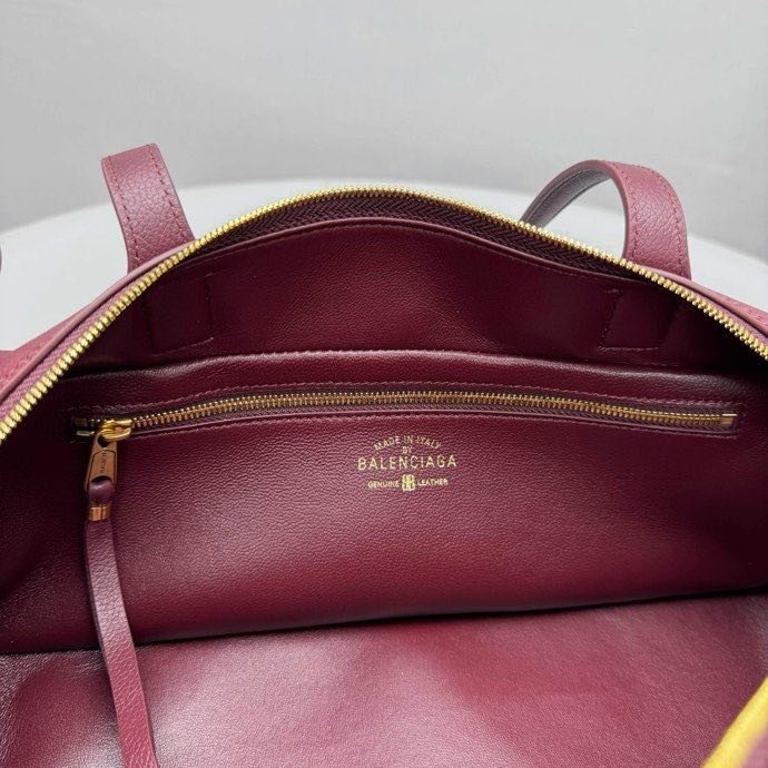 Сумка кожаная женская Carrie 39 см фото 3