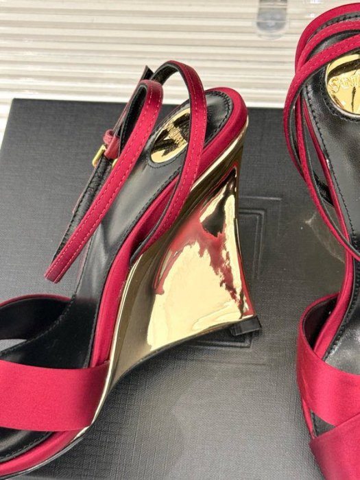 Босоножки фото 6