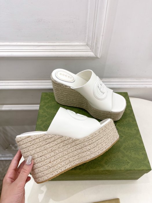 Босоножки фото 5