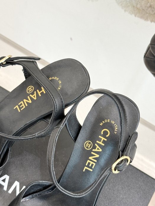 Босоножки фото 8