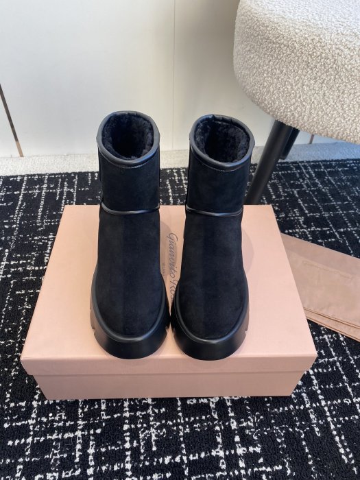 Ugg boots women's