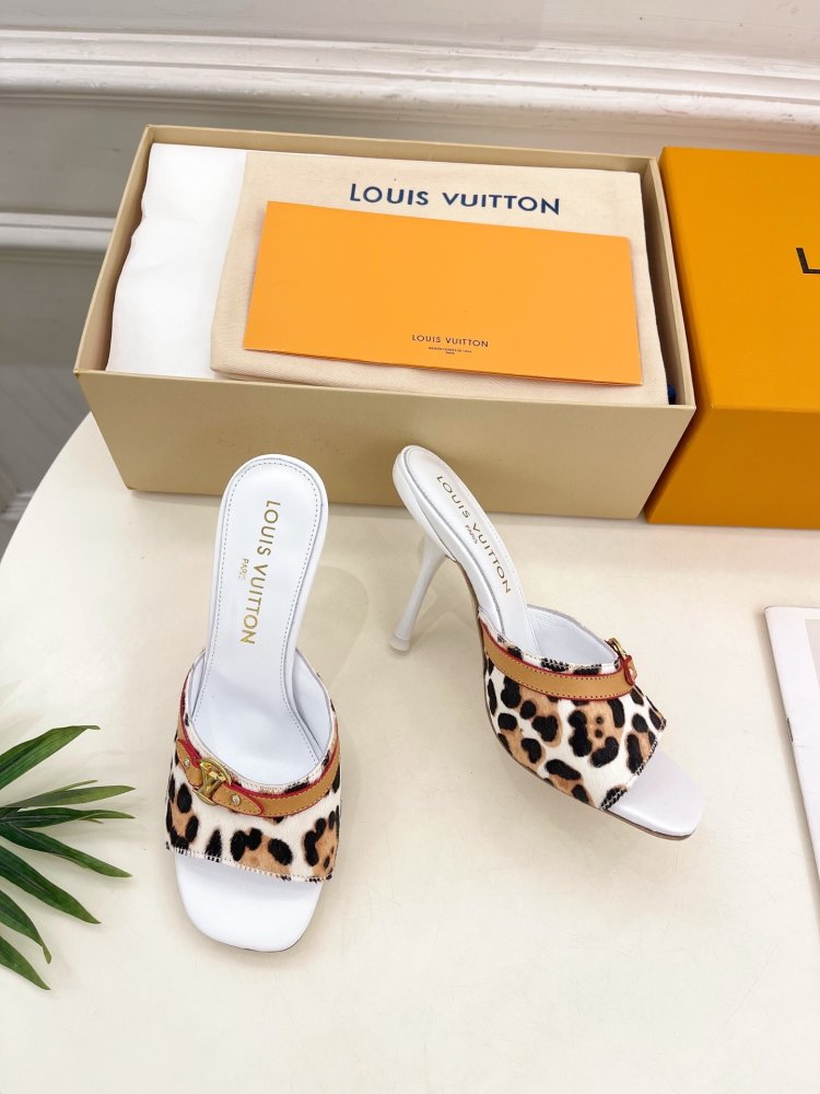 Босоножки фото 4