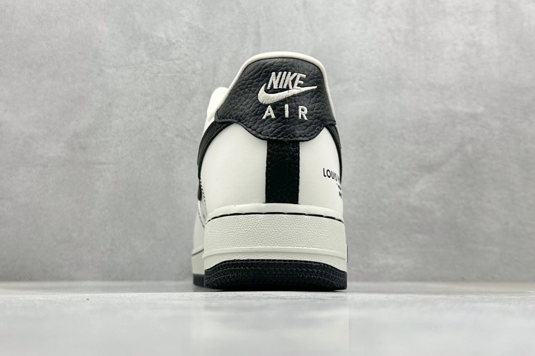 Кроссовки Nike Air Force 1 07 Low LV фото 6