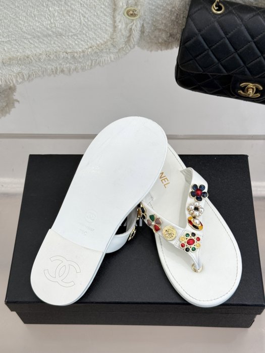 Шлепанцы фото 9