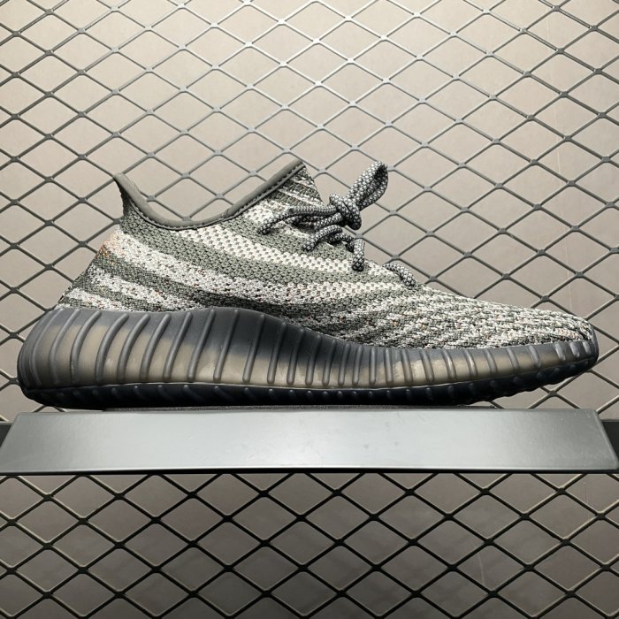 Кроссовки Yeezy Boost 350V2 фото 3