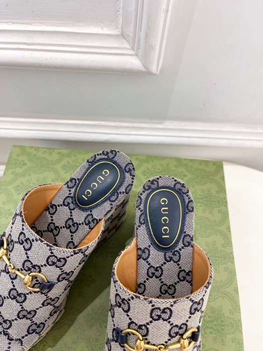 Босоножки фото 8