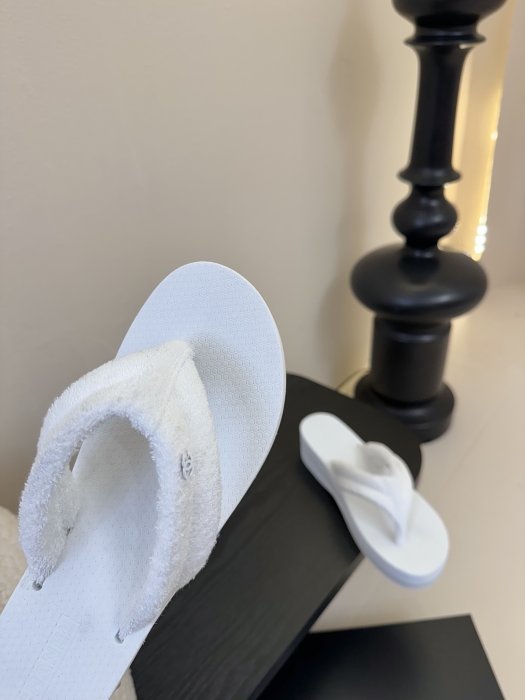 Шлепанцы фото 6