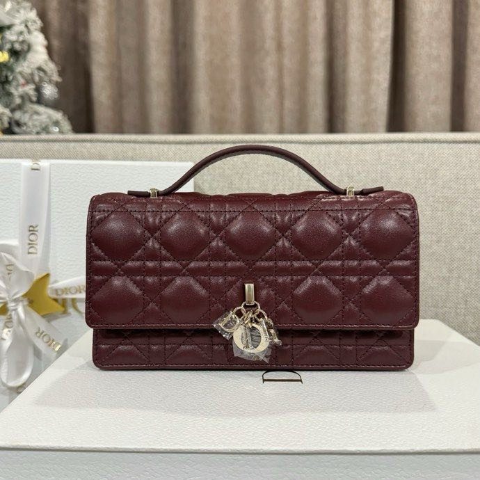 Сумка Miss Dior кожаная женская 21 см