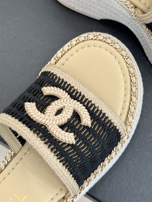 Шлепанцы женские фото 7