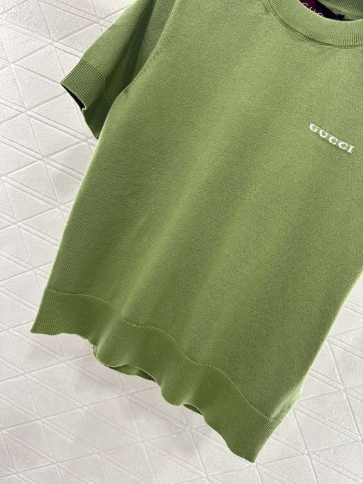 Футболка жіноча фото 5