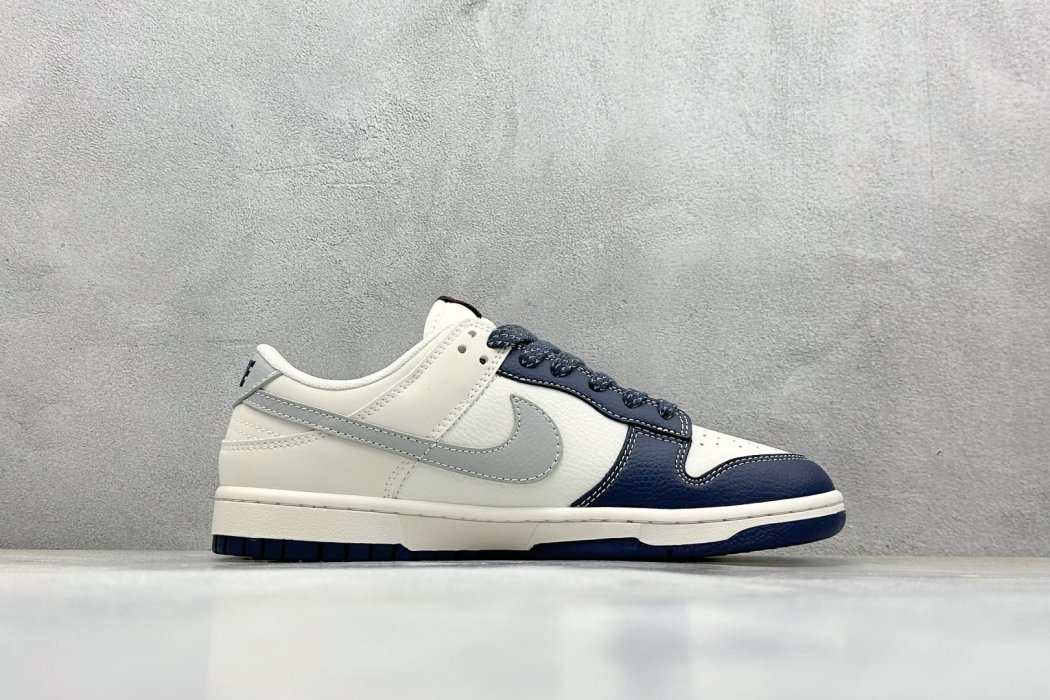 Кроссовки Nike SB Dunk Low x Supreme фото 2