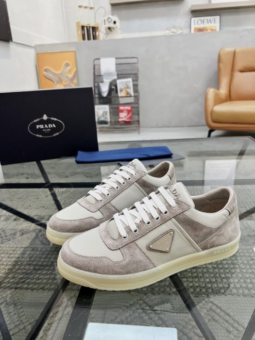 Кросівки чоловічі