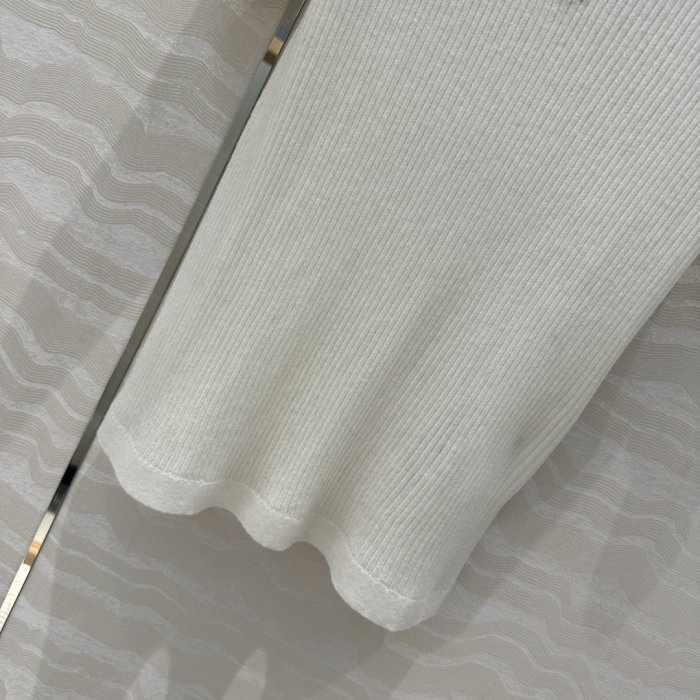 T-shirt women's фото 6