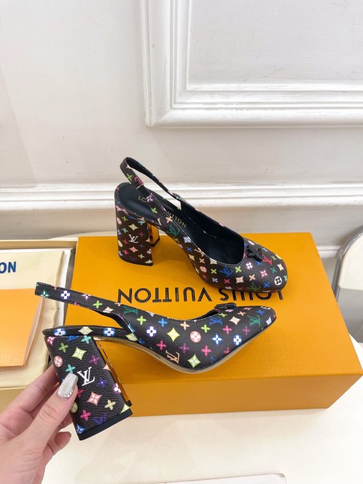 Босоножки фото 4