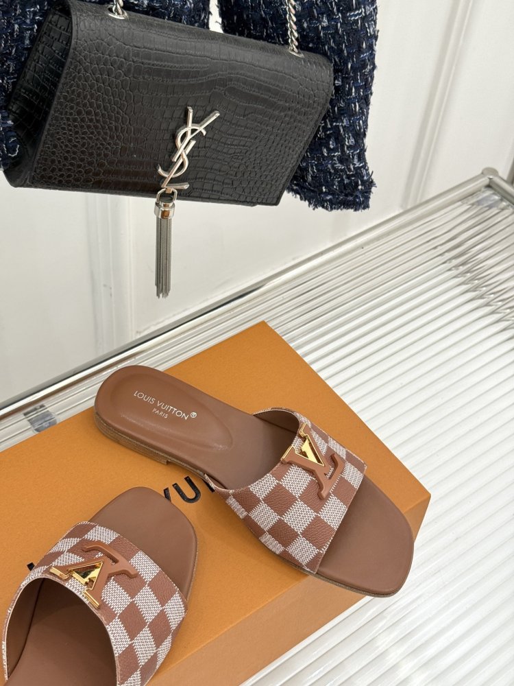 Шлепанцы женские фото 5