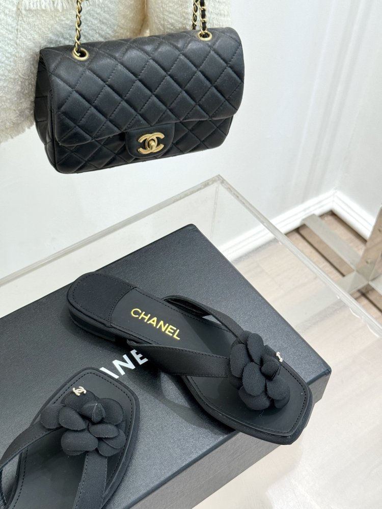 Шльопанці жіночі фото 5