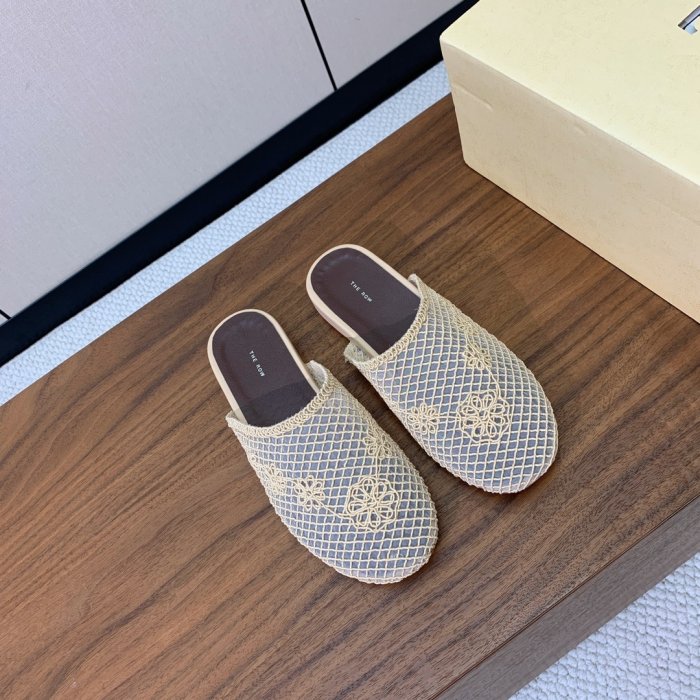 Шлепанцы женские фото 2