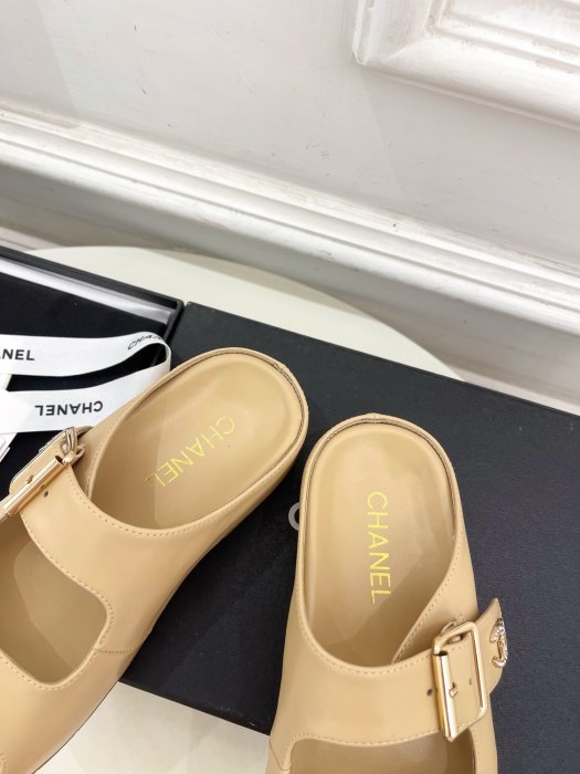 Шлепанцы женские фото 7