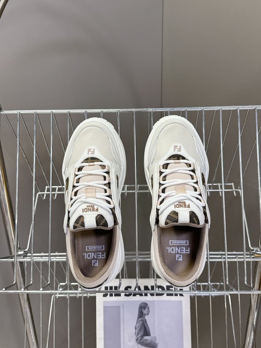 Кроссовки фото 6