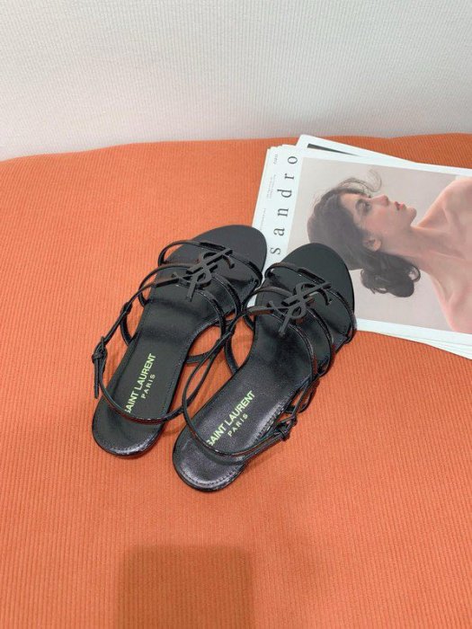 Босоножки фото 2