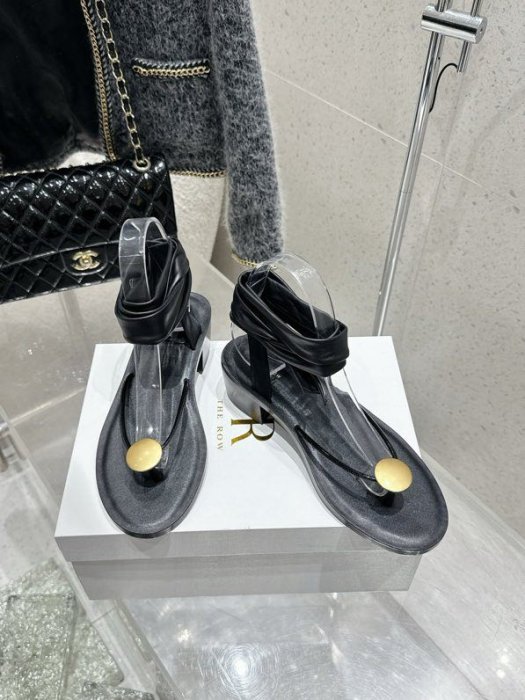 Босоножки фото 9