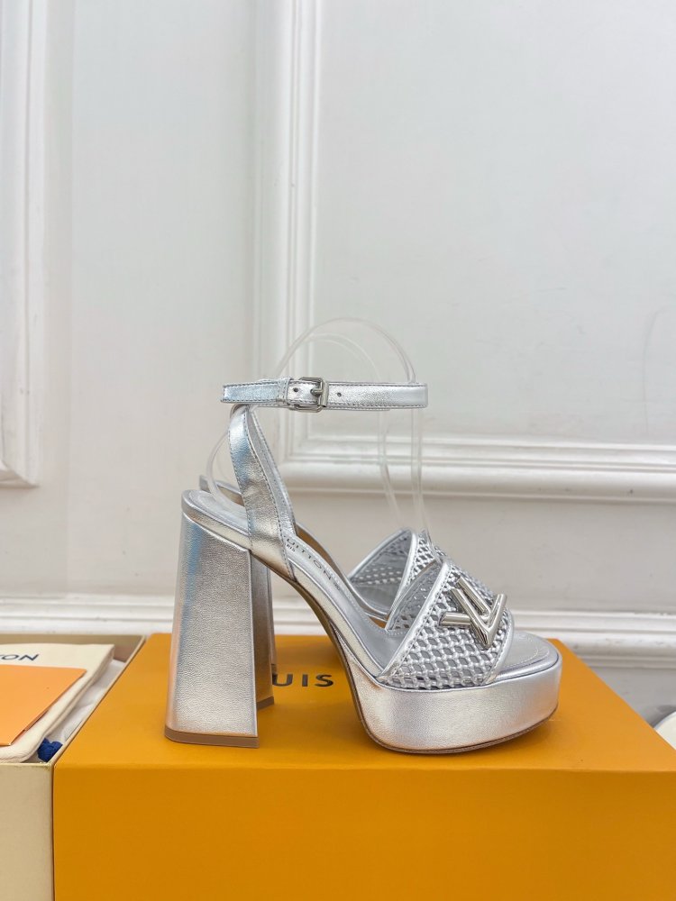 Босоножки фото 2