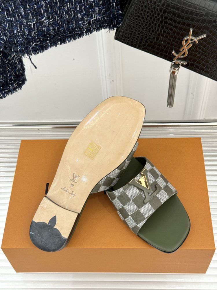 Шлепанцы женские фото 9