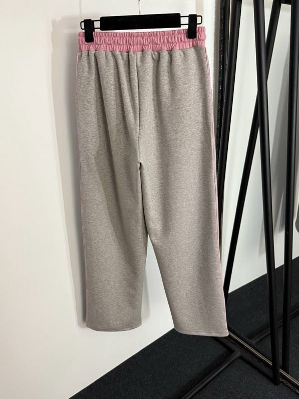 Костюм жіночий фото 2