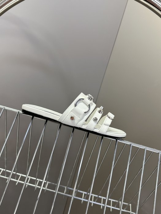 Шлепанцы женские фото 5