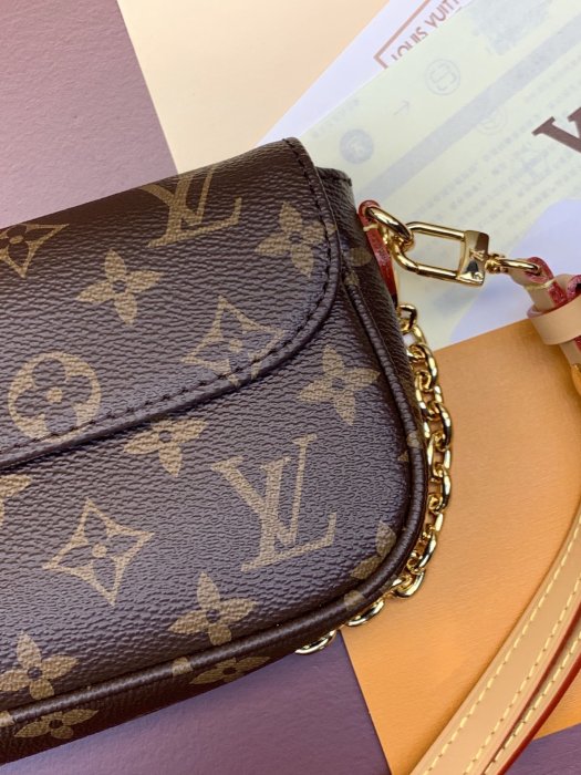 A bag women's Wallet On Chain Ivy 23 cm фото 7