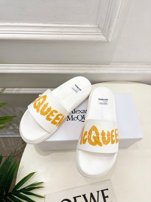 Шльопанці жіночі фото 5